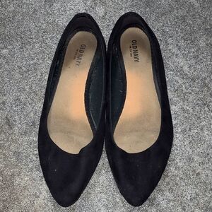 Old Navy Black Suede Pointed Toe Flats